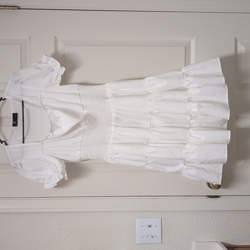 Women's White Puff Sleeve Dress